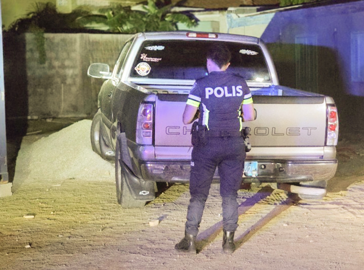 Persecusion di Ser’i Tijshi te Camacuri y chauffeur a bisa cu e no a tende ni mira Polis