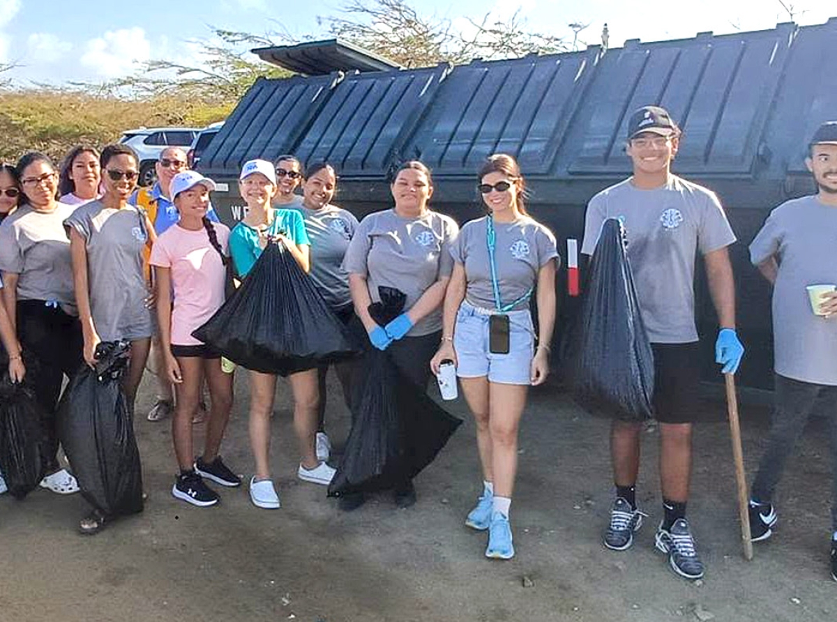 Esnan di Leo Club Aruba y Rainbow for Girls a haci limpieza na Arashi