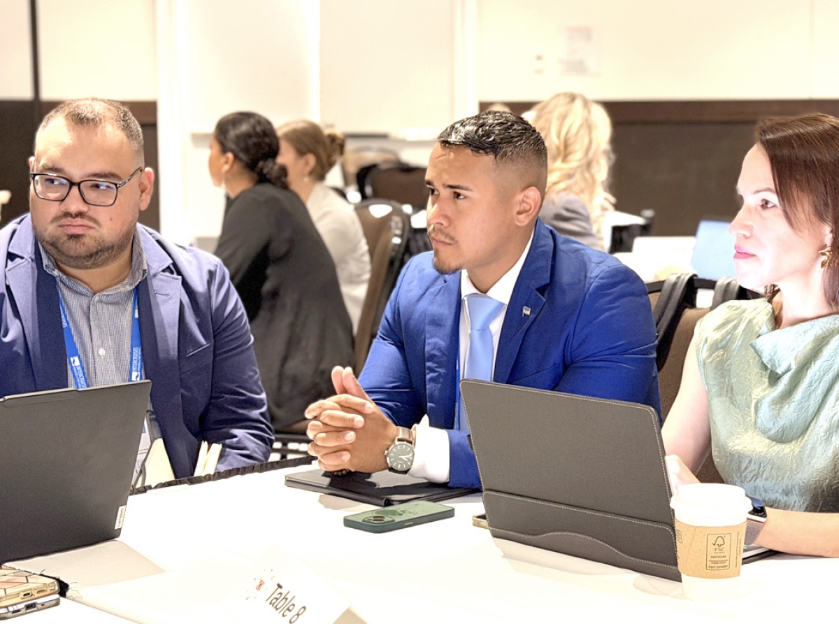 Minister Wendrick Cicilia enfocando riba turismo crucero cu mas impacto pa e localnan