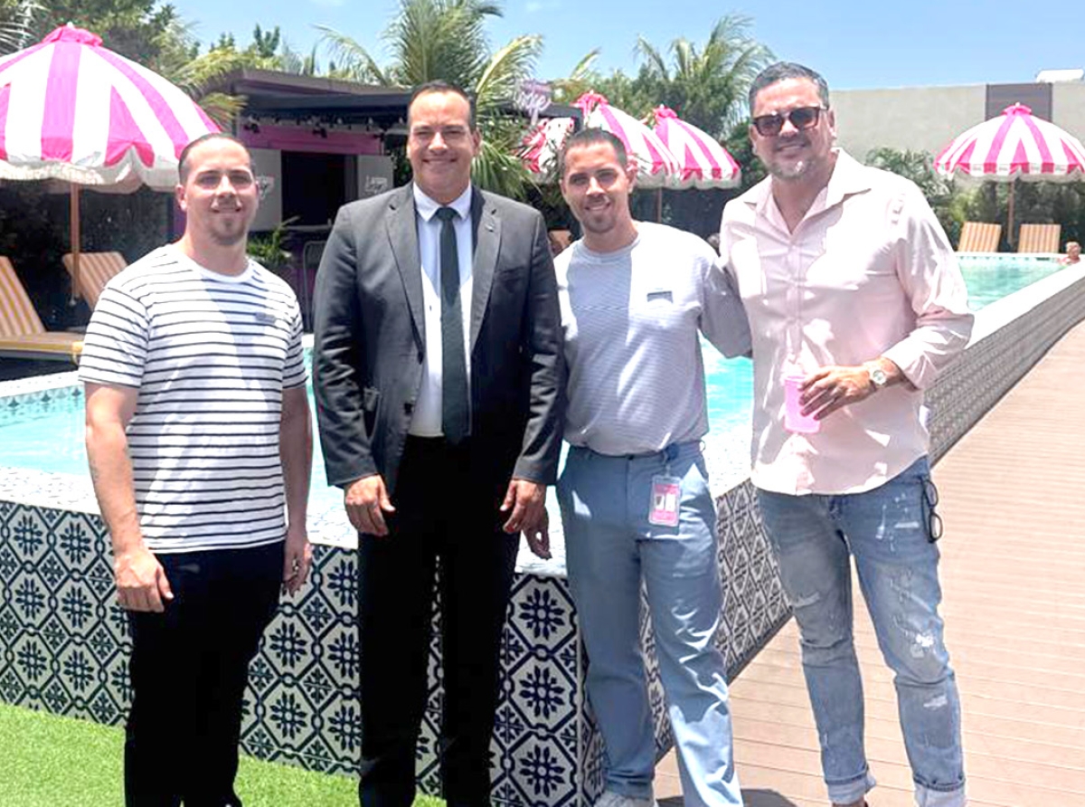 Ministro Wever a bishita Privada Stays Aruba