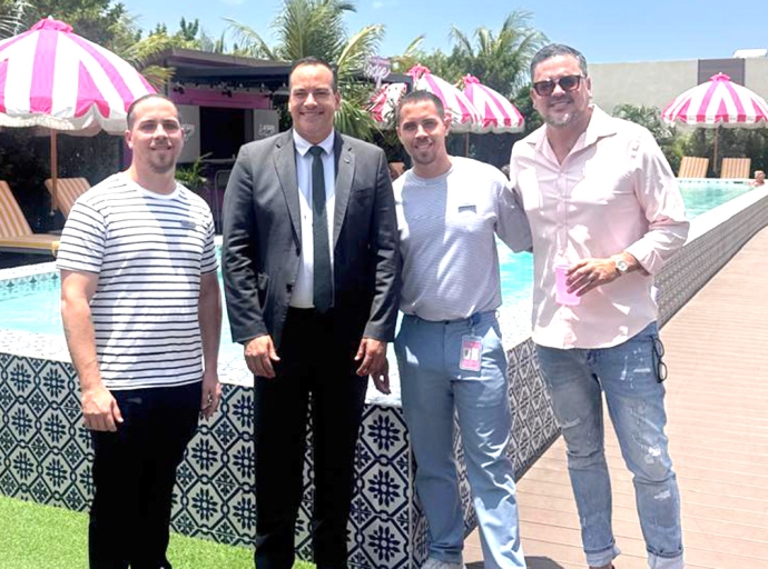 Ministro Wever a bishita Privada Stays Aruba