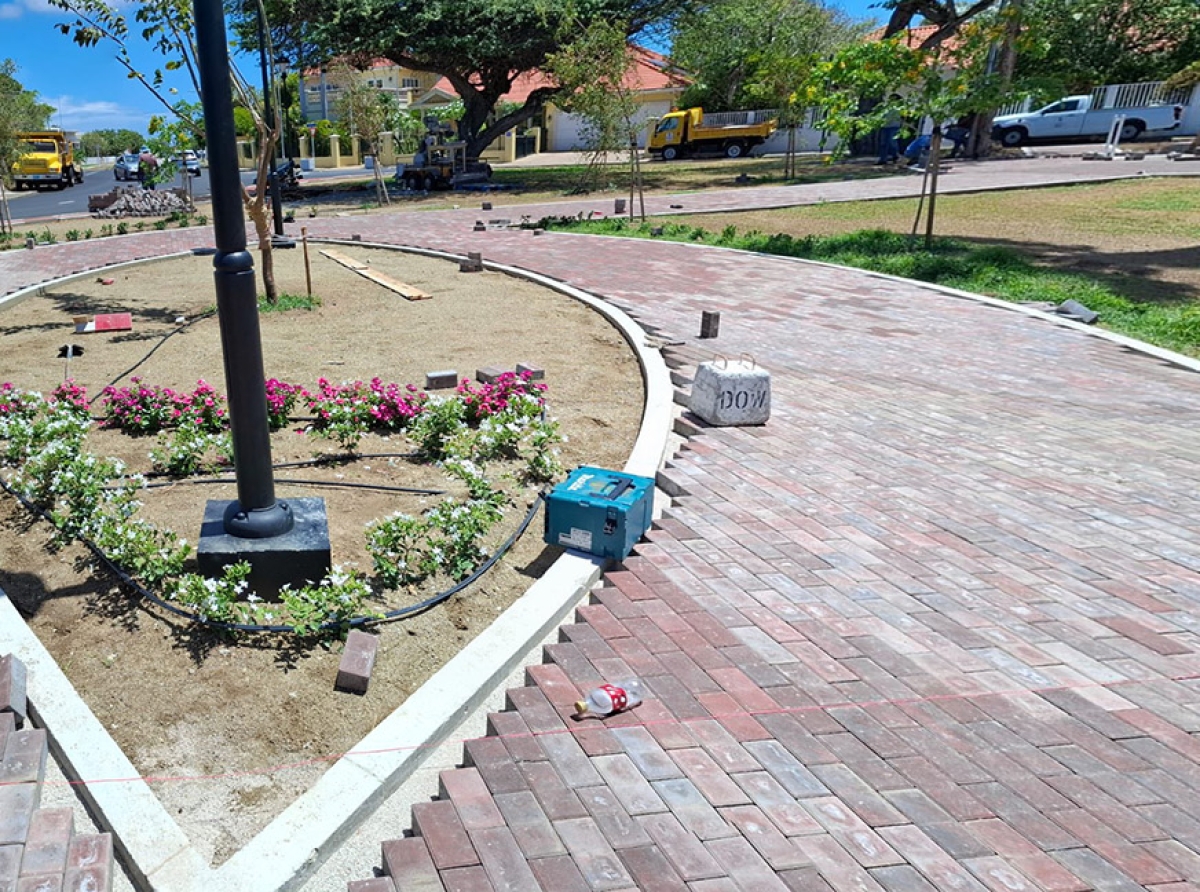 Trabao riba Urban Pocket Park ta avanzando