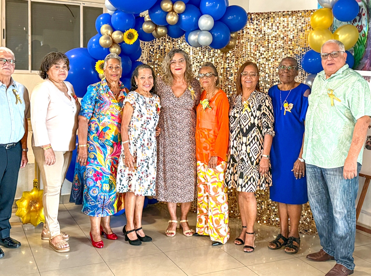 Grupo di adulto mayor Honey Bees ta celebra 10 aña di existencia