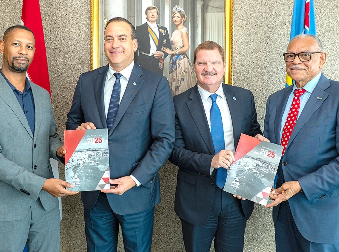 Cumpliendo cu ley a entreg’e na Ministro Geoffrey Wever