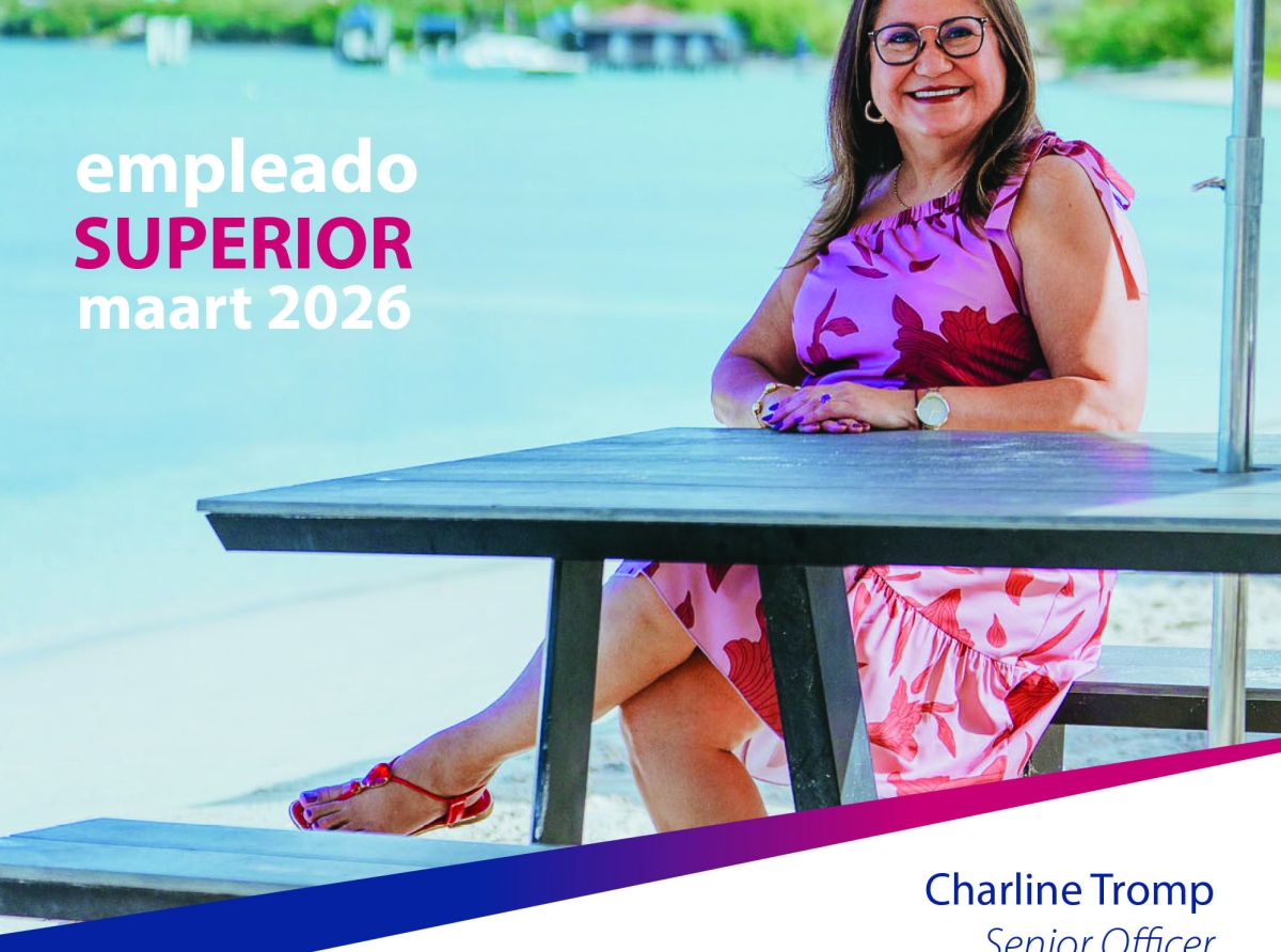 Charline Tromp ta empleado superior di Aruba Bank