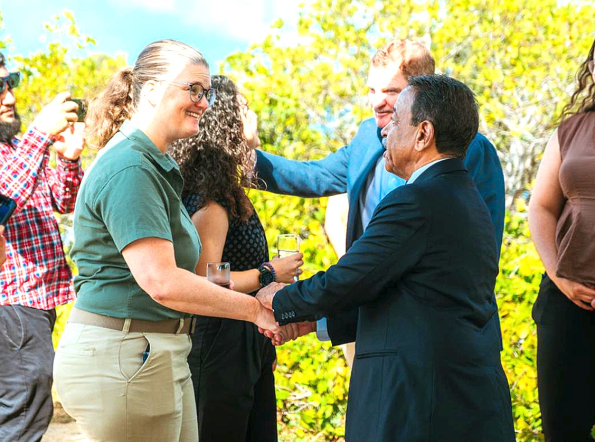 Ministro Herde ta enfatisa pa balansa entre desaroyo y proteccion di Aruba su naturalesa