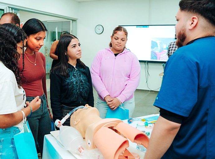 Mas di 300 studiante a asisti di cuater ‘Opendag’ na Hospital