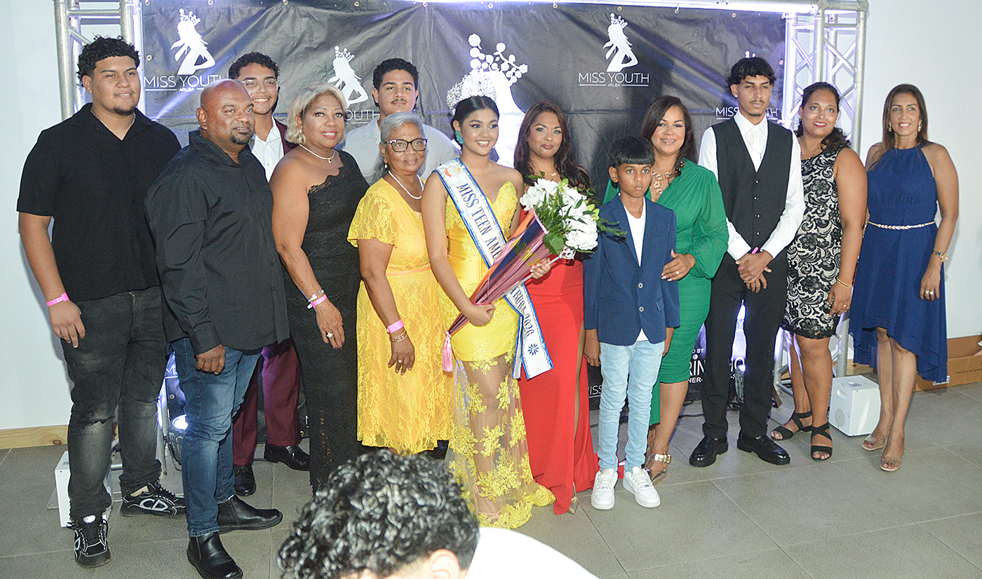 Oficialmente Tanusha tin corona riba su cabez pa participa den exterior