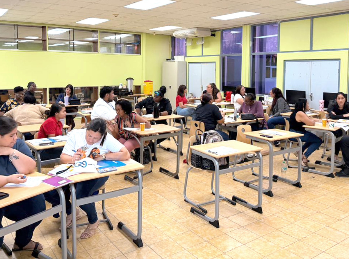 Empleadonan di Stichting HUNTO ricibiendo training di Certified Internship Mentor