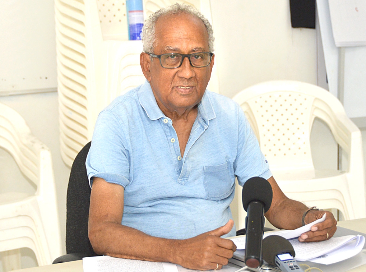 Dennis Burke cu anuncio sorprendente di retiro di Centro di Bario Playa Pabao