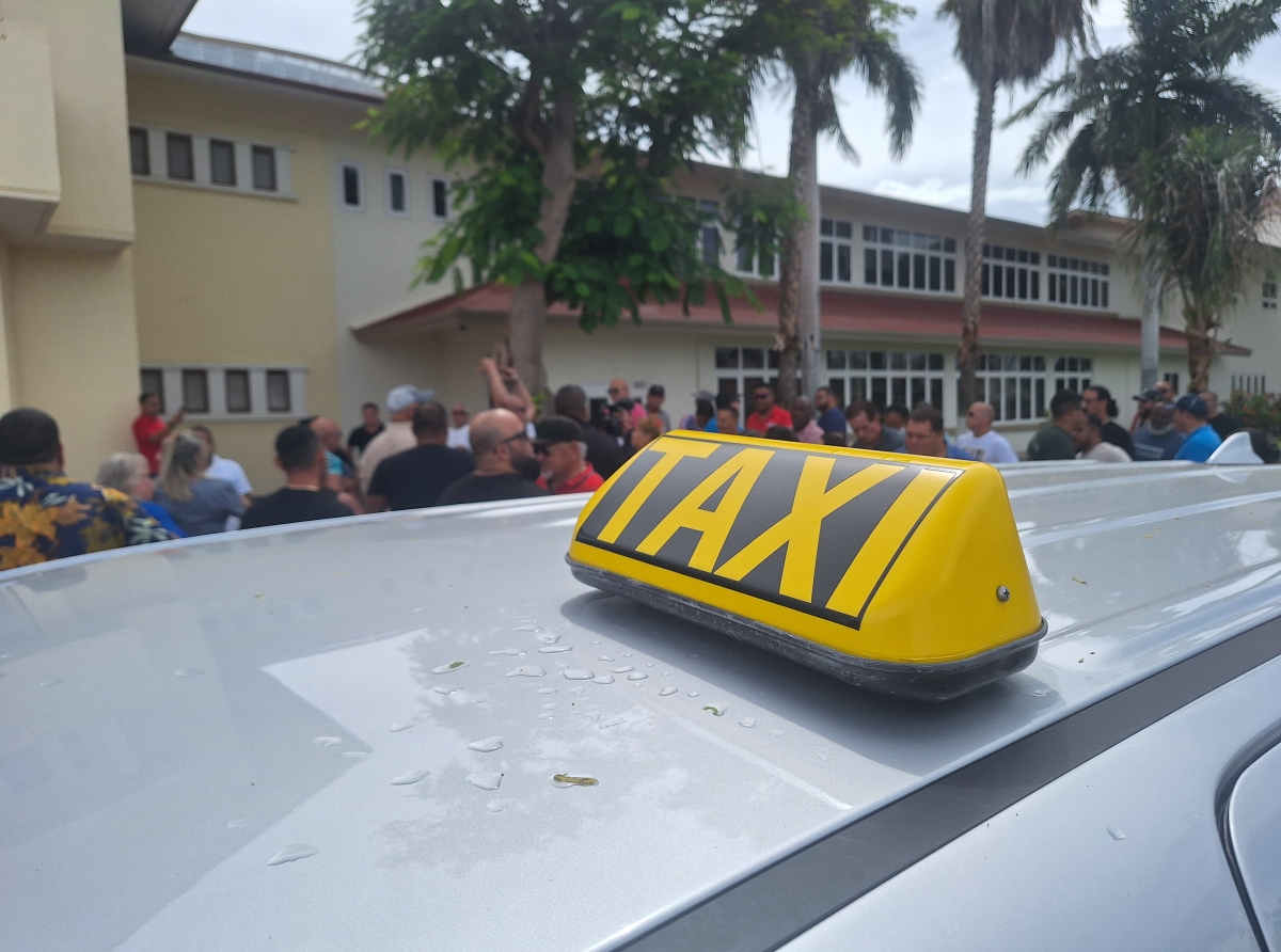 ATA ta dispuesto pa yuda mehora tereno di transporte pa turistanan