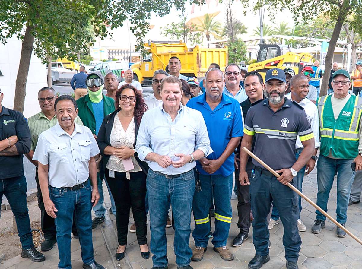 Minister Mike Eman presente na comienzo di revitalisacion di Caya Grandi