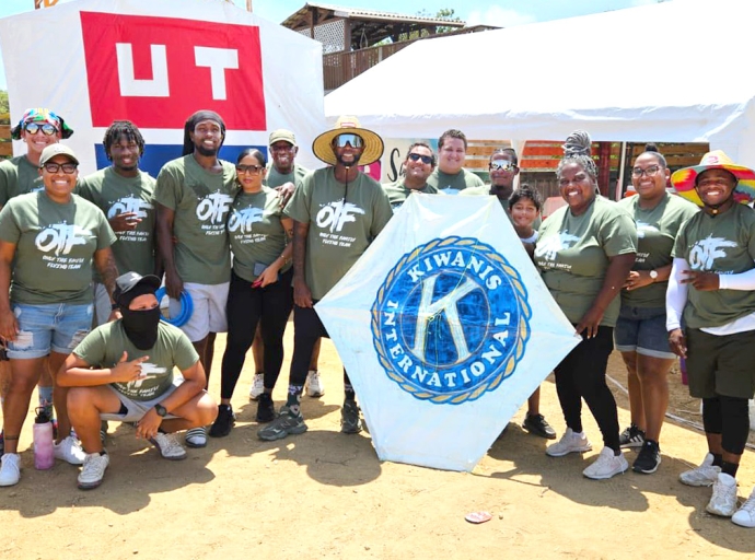 Kiwanis Club of Aruba satisfecho cu nan evento di hisamento di fli