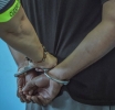 Polis a detene agresornan di caso di hincamento den De La Sallestraat