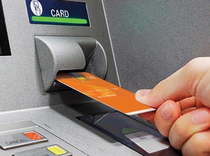 Homber sospechoso di ta complice di horta diferente ATM mashin a wordo declara liber