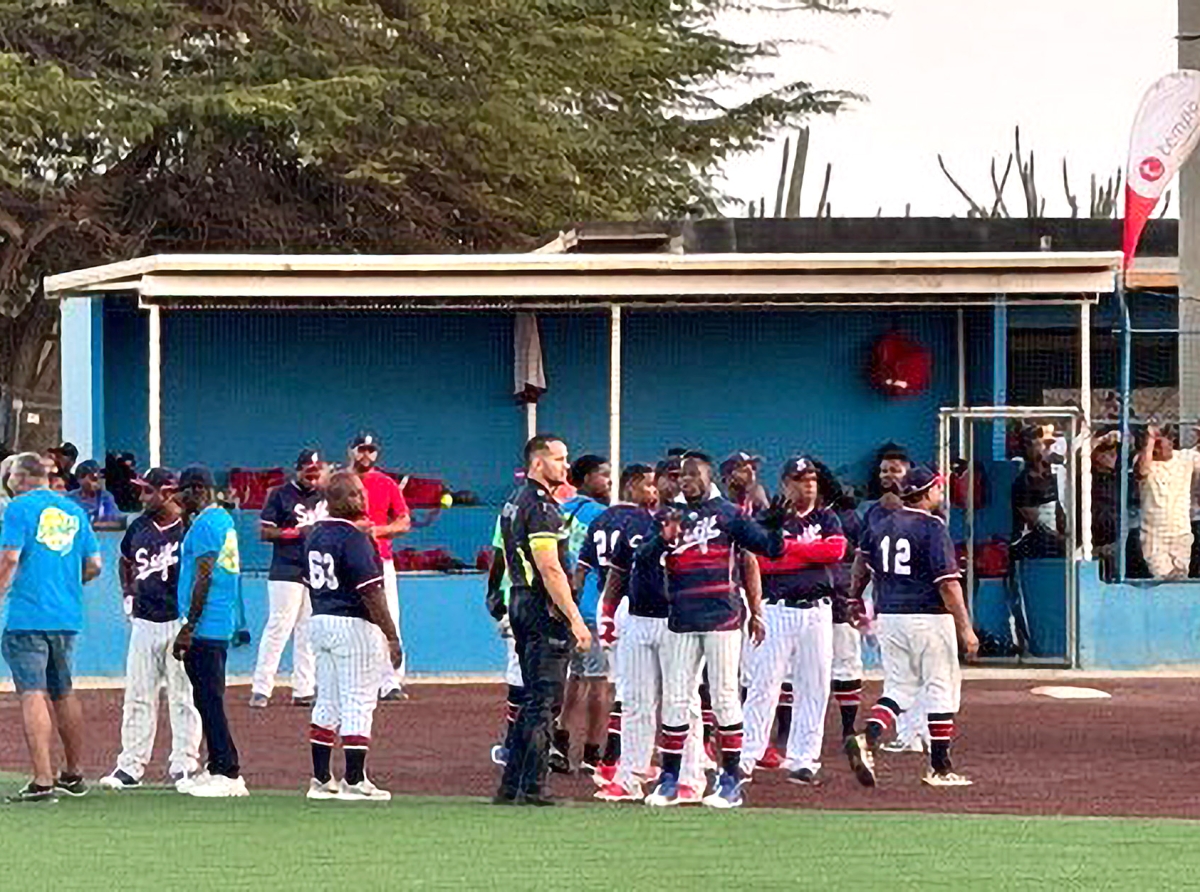 Pelea grandi cu detencion na Softball Interinsular na Veld di Kudawecha