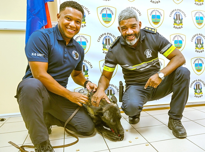 Cuerpo Policial Aruba a duna bon bini na K9 Carla