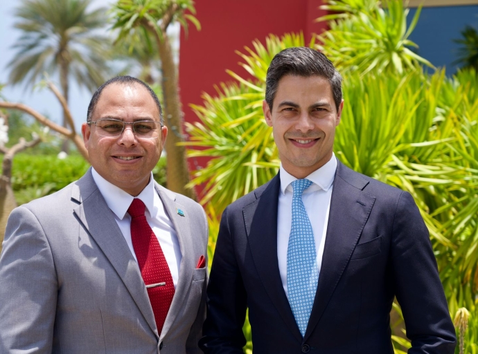 Industria petrolero por bira e di dos pilar economico di Aruba