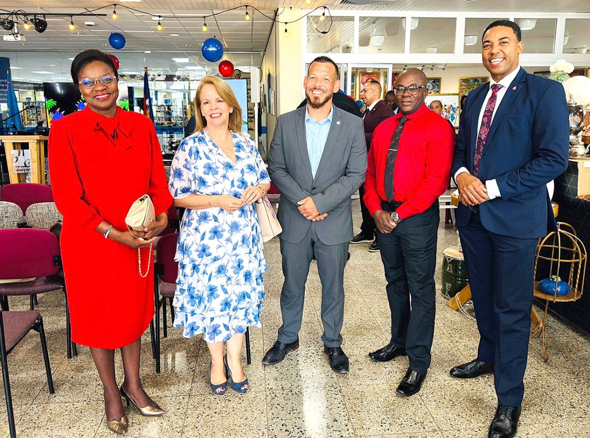 Fraccion di MEP a celebra Dia di Bandera di Haiti cu e residentenan na Aruba