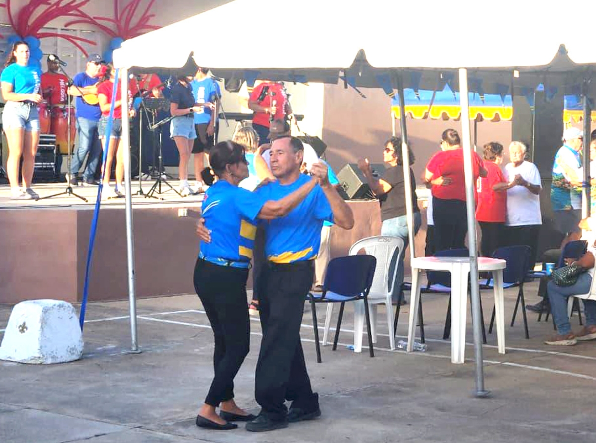 Diasabra awor Centro di Bario Noord lo tin fiesta pa nan di 55 aniversario