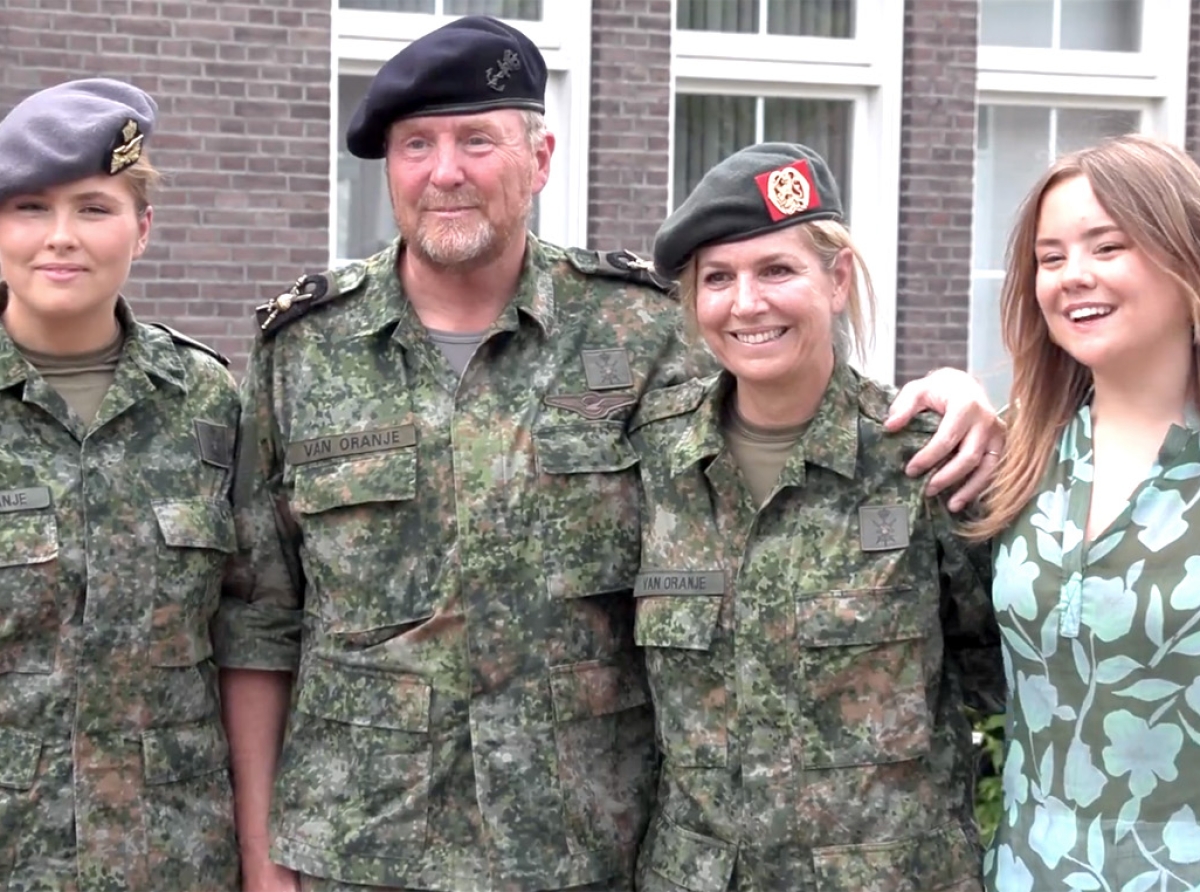 Reina Máxima a caba di ricibi su Baret militar