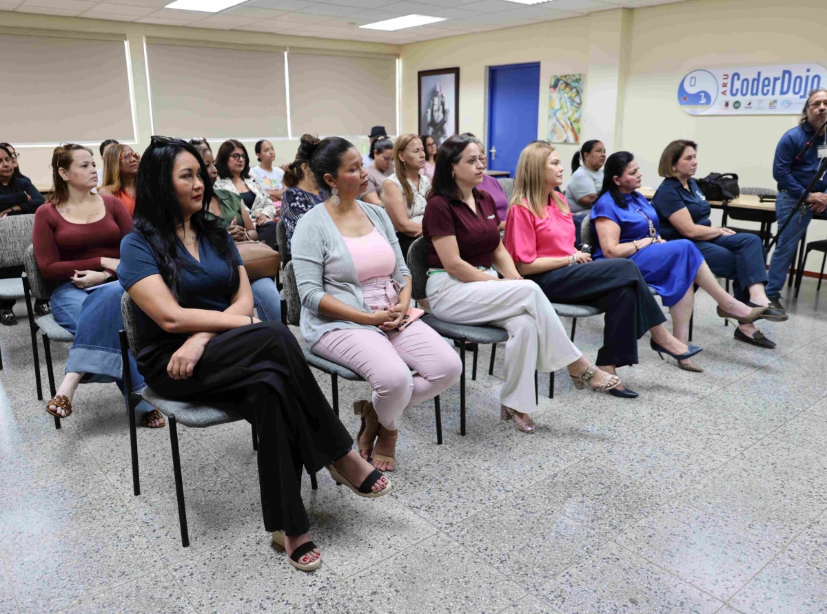Dies scol a ricibi donacion di e sistema di Redcat LightSpeed Classroom Audio