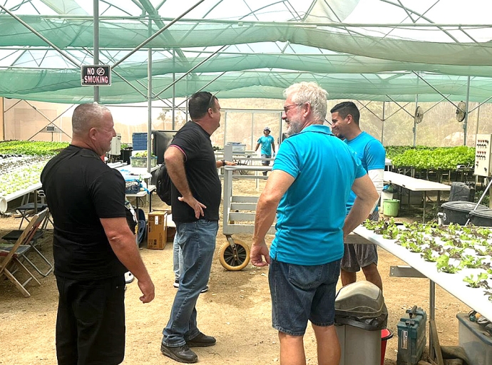 Director di LVV di Saba a bin mira produccion di berdura na Aruba