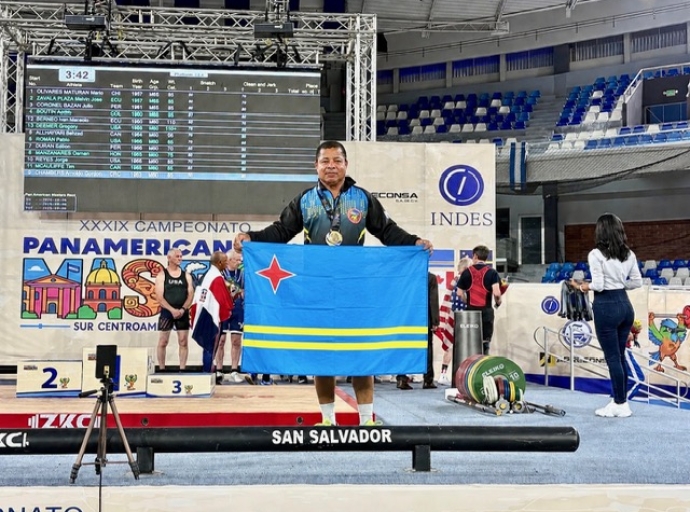 Hugo Themen a gana medaya di oro den Campeonato Pan Americano