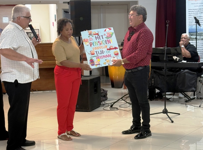 Nelson Tiel a celebra su ultimo dia di trabao na Archivo Nacional di Aruba