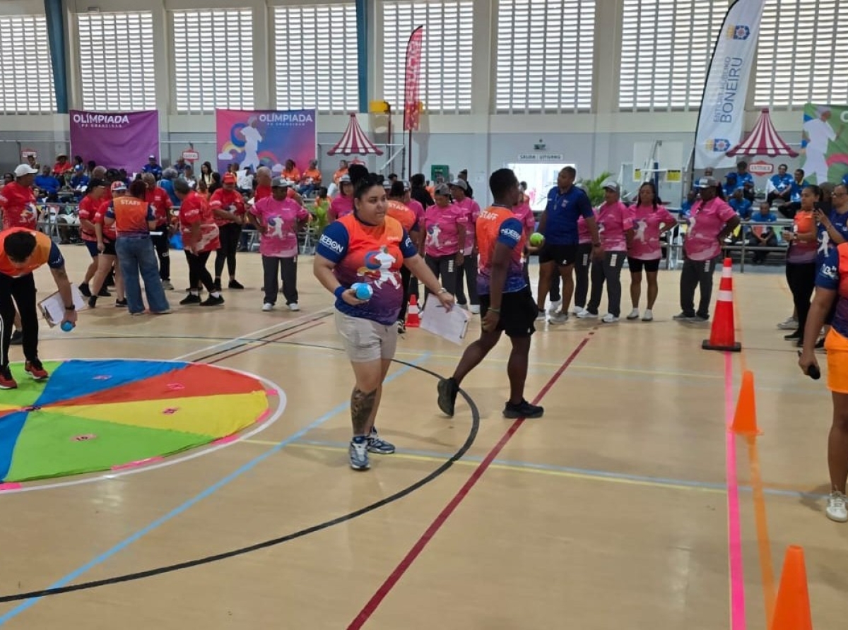 Grupo Flor di Aloe a sali subcampeon den e Olimpiada Adulto na Boneiro