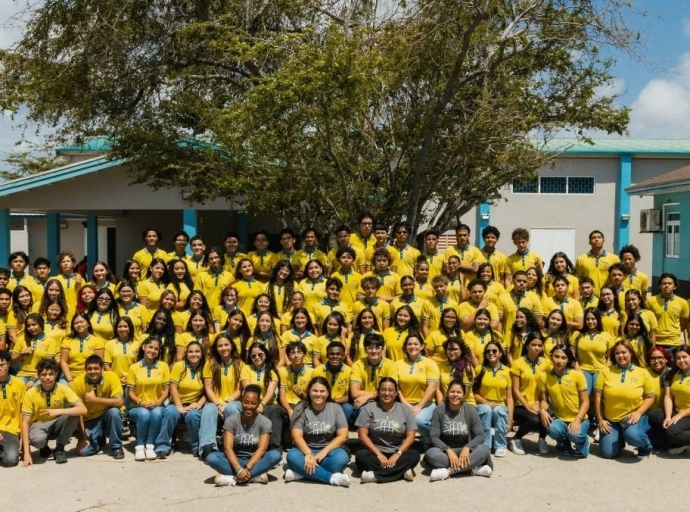 77 Alumno di Examen Klas a gradua na Colegio San Antonio