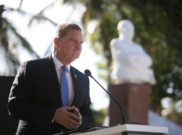 Minister-President Mike Eman ta expresa su profundo condolencia despues di tragedia na Vogelwaarde