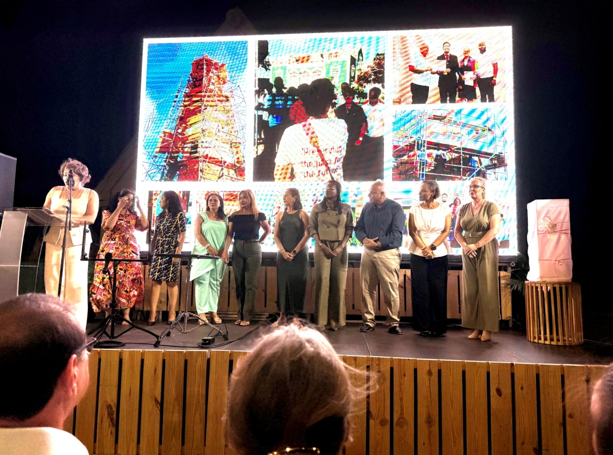 Parlamentario Xiomara Maduro ta felicita Monumentenfonds Aruba cu su 30 aniversario