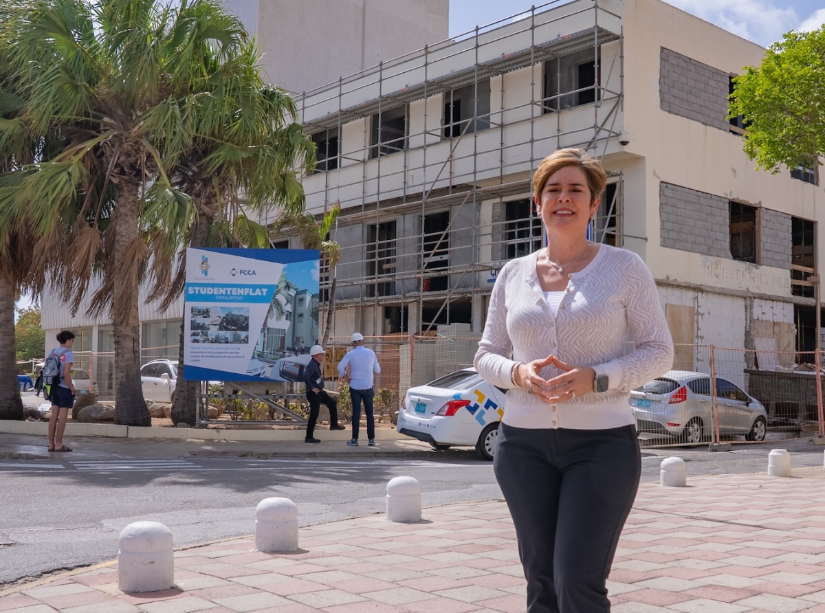 Pa fin di aña Oranjestad lo conoce un edificio nobo y moderno pa comercio y studiante