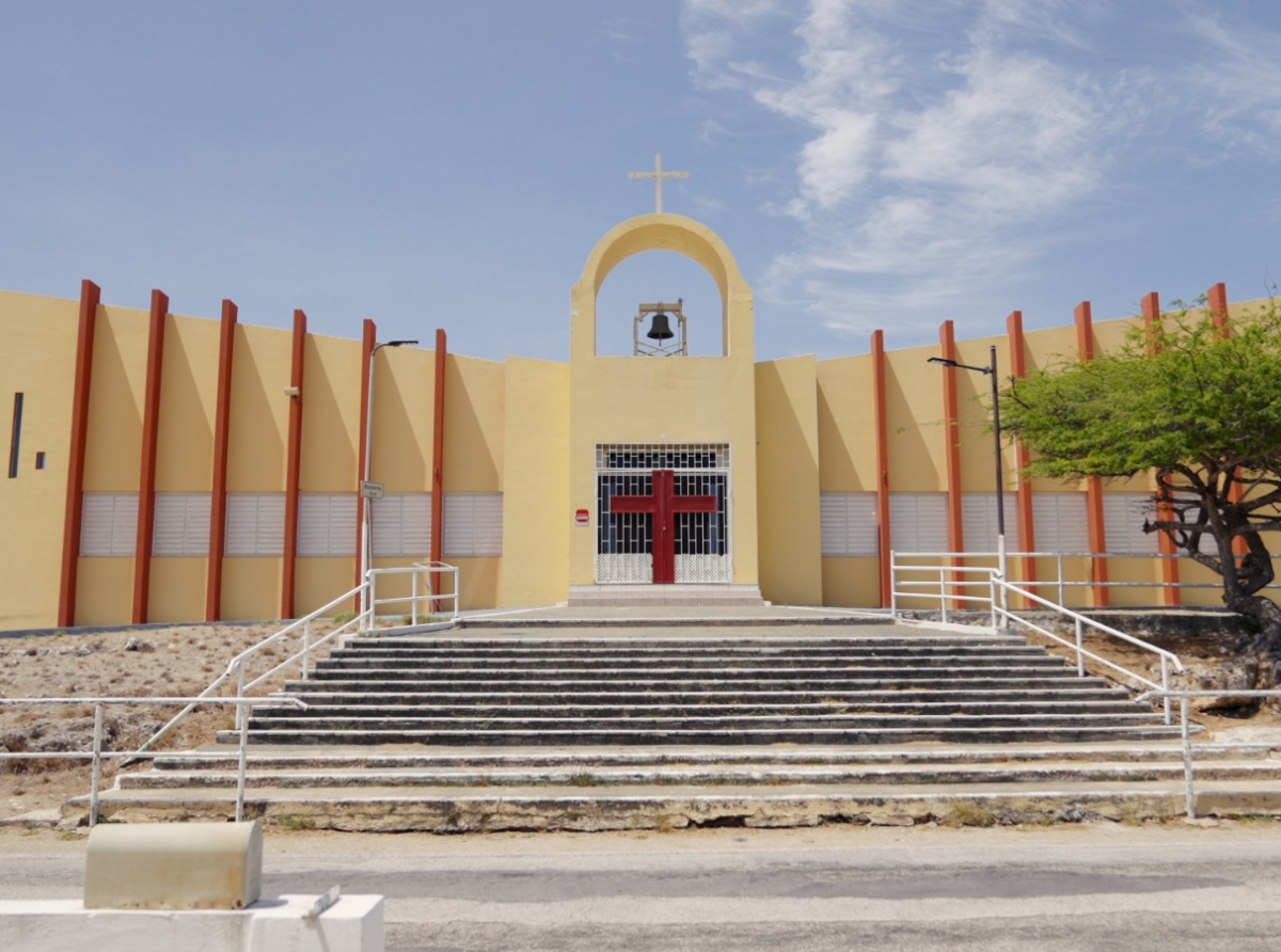 Kapel Emanuel: un simbolo di fe y historia cu awor ta monumento protehi