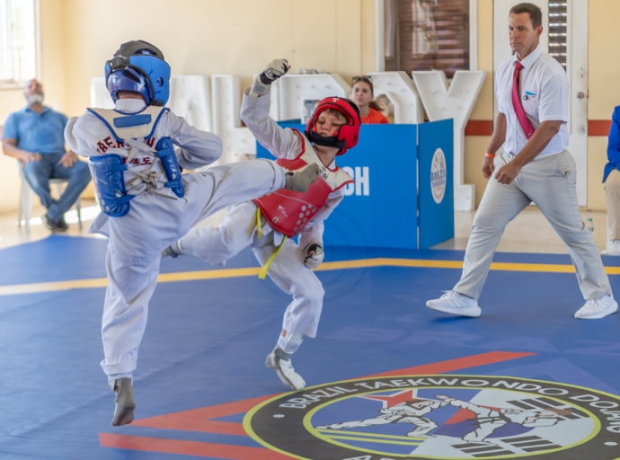 Rigo Arrindell, Juan Hereira y Jeroan Nicholson a sali Best Fighter den Aracari Cup