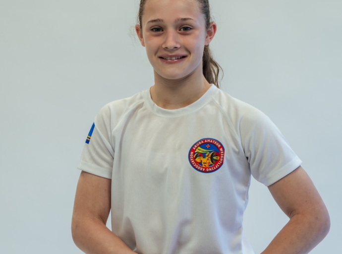Aurora "Rory" van Ulft ta forma parti di ekipo nacional di Aruba Amateur Weightlifting Association