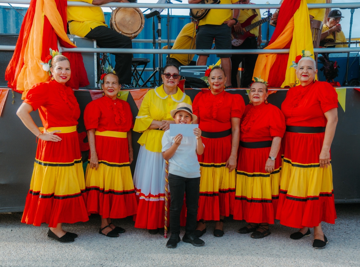 Tradicion di San Juan a yega directamente den bario cu hopi entusiasmo y participacion