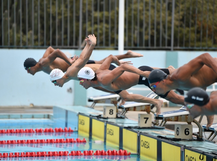 Diferente disciplinanan acuatico ta competi pa e honor di wordo corona como Campion Arubano