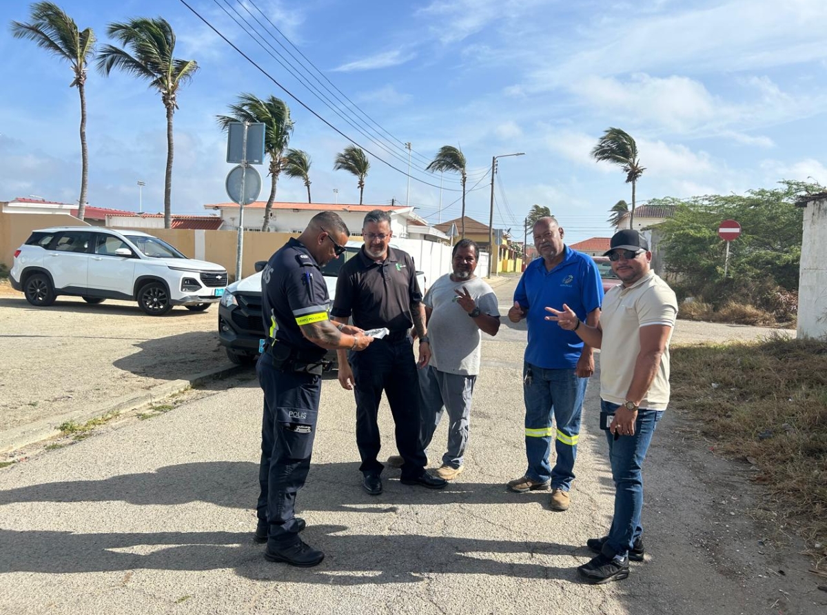Accion grandi di limpiesa den diferente Caya di San Nicolas