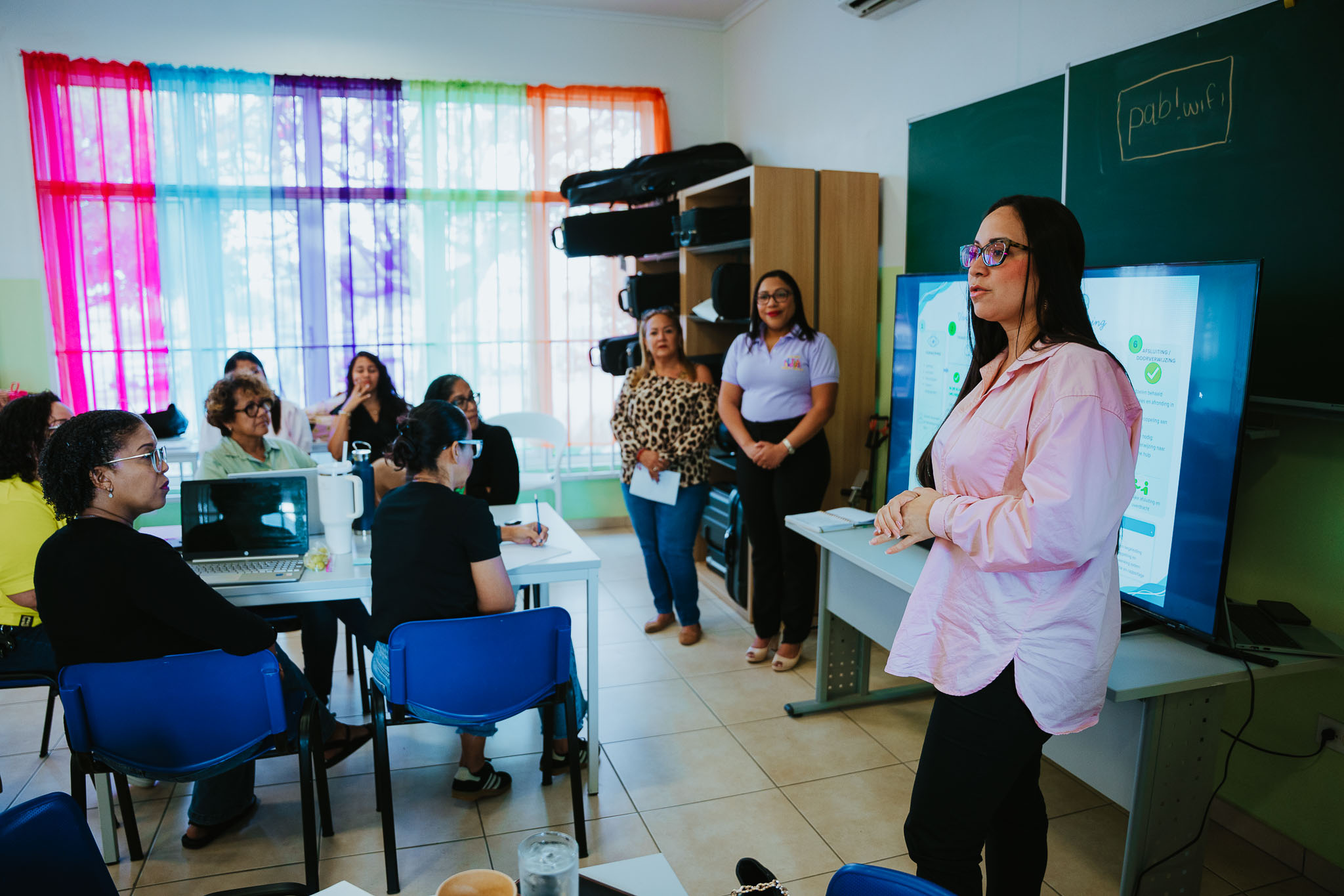 Implementacion di plataforma KeDo ta un paso importante den digitalisacion educativo