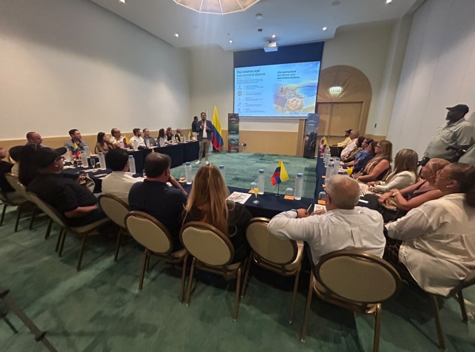 Presencia fuerte di sector comercial y turistico na evento di “Santander ta yega Aruba”