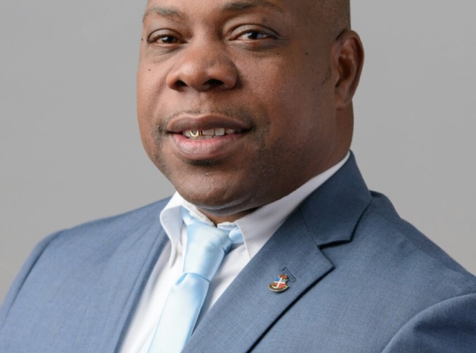 Hof a condena Howell pa malversacion y falsificacion