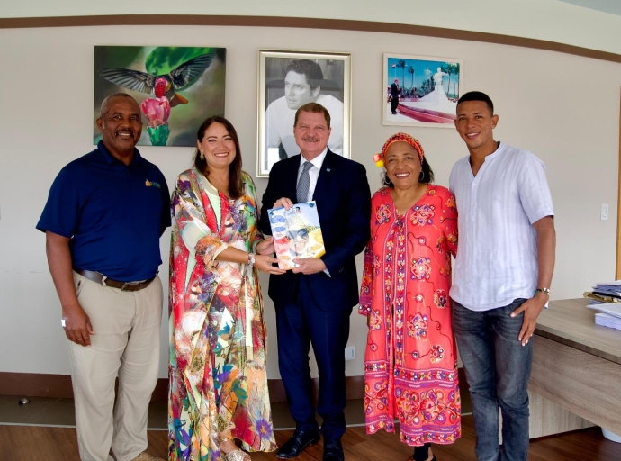 Delegacion di La Guajira a bishita Prome Minister Mike Eman pa fortalece e lasonan cultural cu Aruba