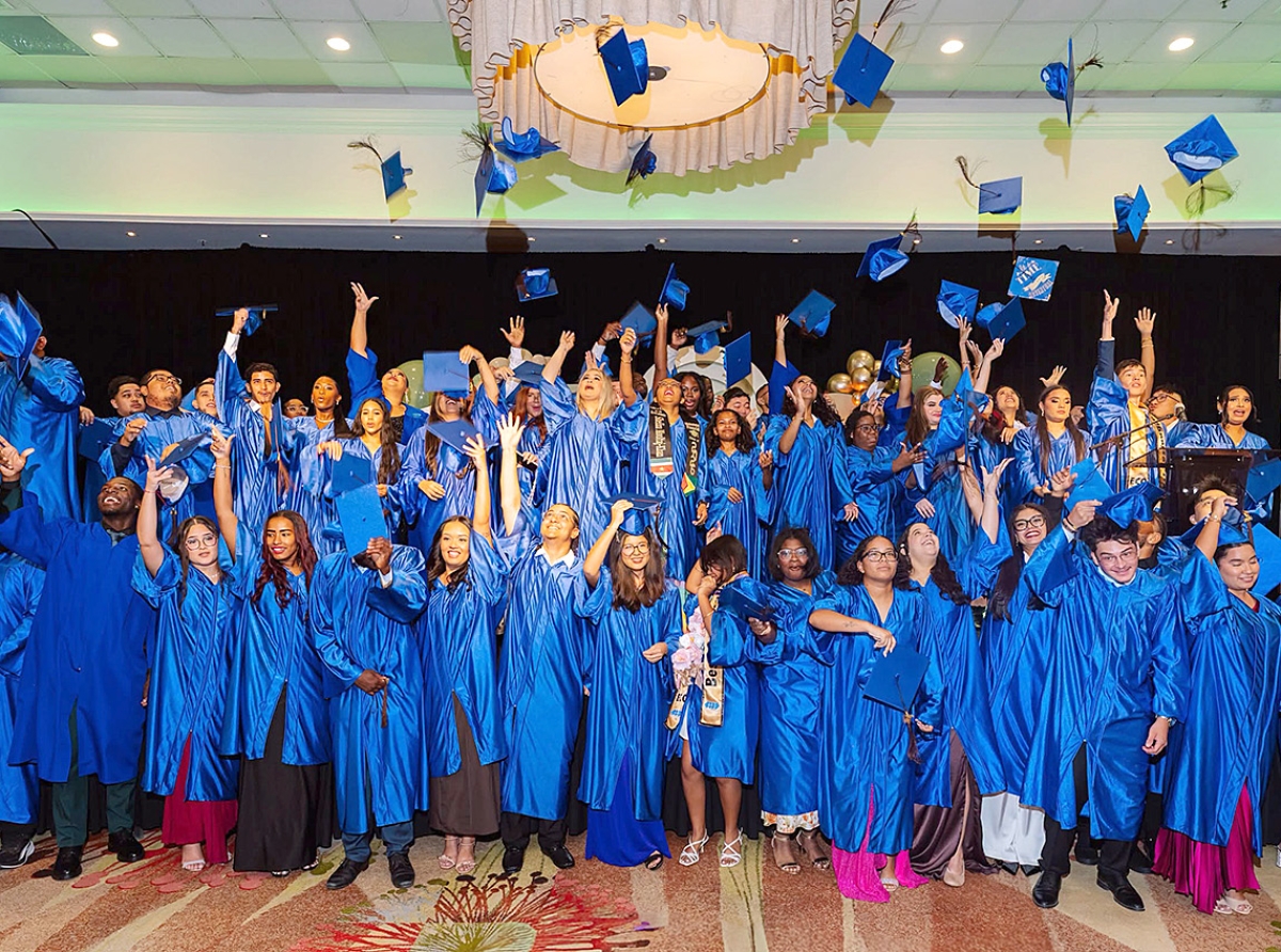 Bunita y emocional graduacion di Colegio EPI Sector Economia