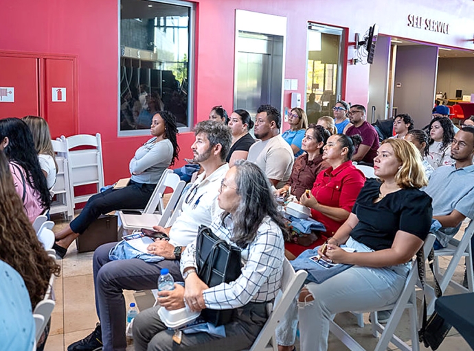 Aruba Bank ta inspira futuro doñonan di cas cu e “Bo Cas Pop-Up Info Session”