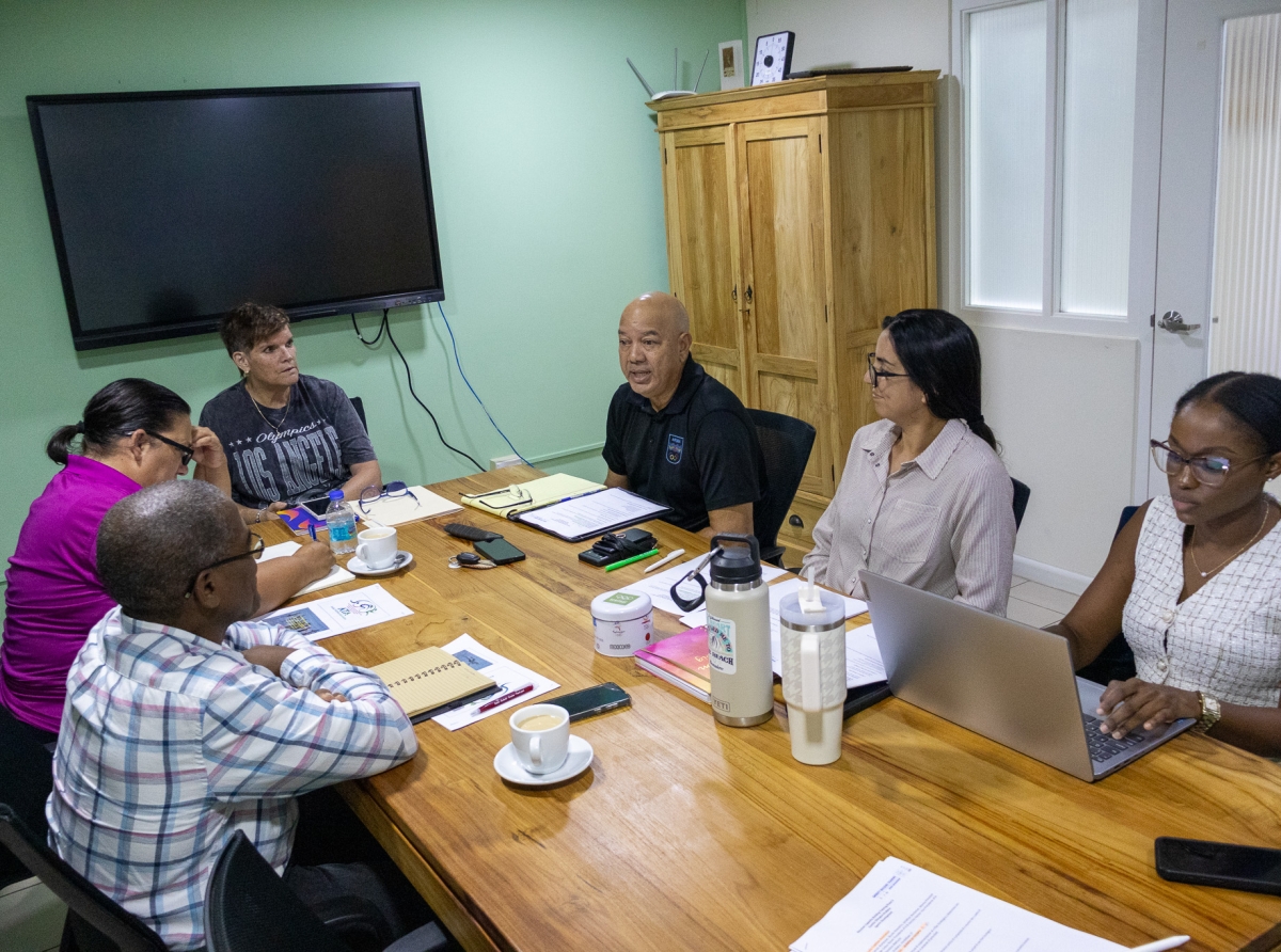 Comite Olimpico a reuni cu Aruba Triathlon Association den cuadro di Capacity Building Training 3