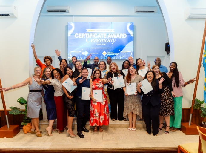 Universidad di Aruba ta celebra e prome grupo di graduado di Premaster den Maneho y Liderazgo