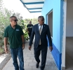 Minister Dowers a inspecciona trabaonan di renobacion na Scol di Polis