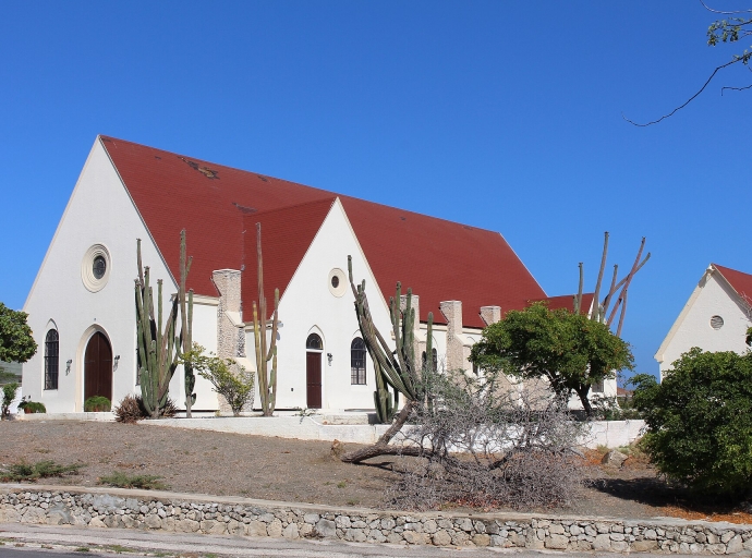 Seroe Colorado Community Church traspasa oficialmente pa Stichting Monumentenfonds Aruba